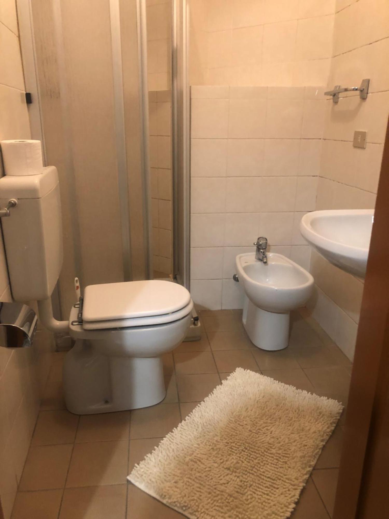 La Voglia Hotel Villanova sull'Arda Luaran gambar